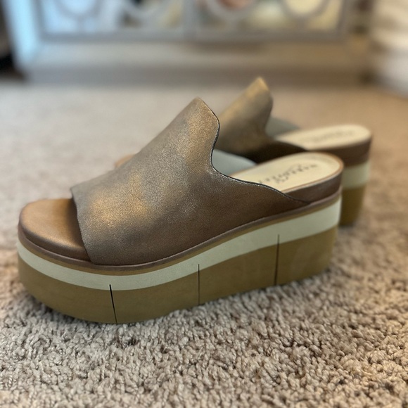 Naked Feet Flow Platform Sandal - Picture 2 of 3